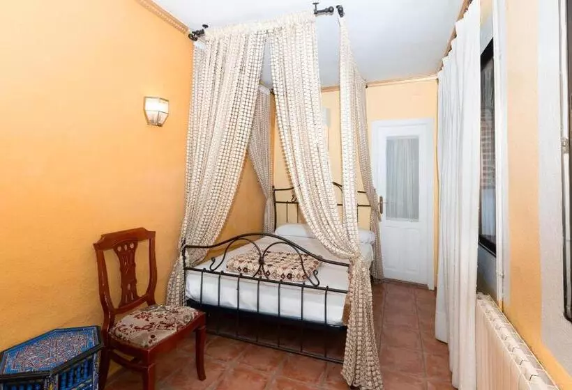 اتاق لوکس, Safestay Cordoba Mezquita Catedral