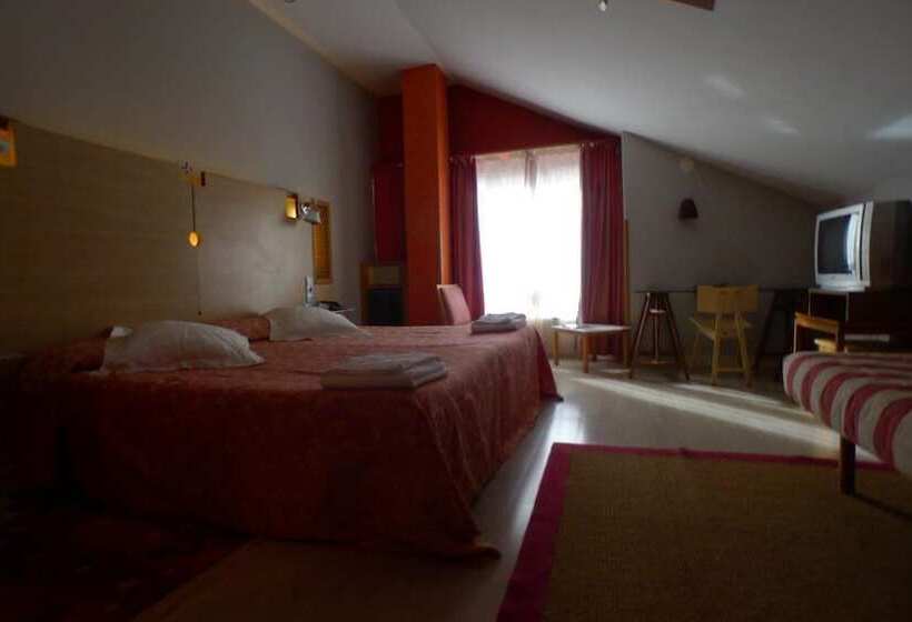 غرفة قياسية ثلاثية, Castillo Del Alba