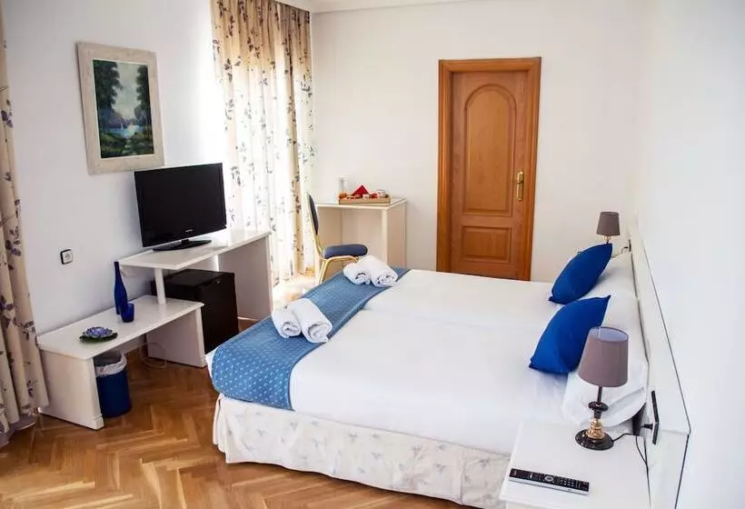 اتاق استاندارد سه نفره, Madrid Parla