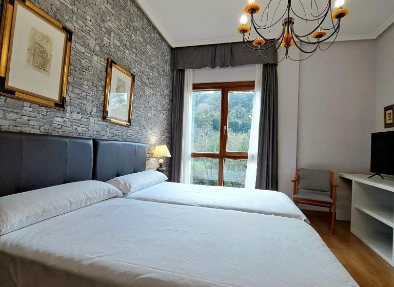 家庭间, Ciudad Cangas De Onis