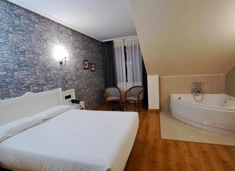 デラックススイート, Ciudad Cangas De Onis