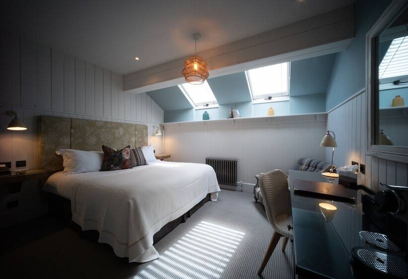 Номер Стандарт, Eleven Didsbury Park