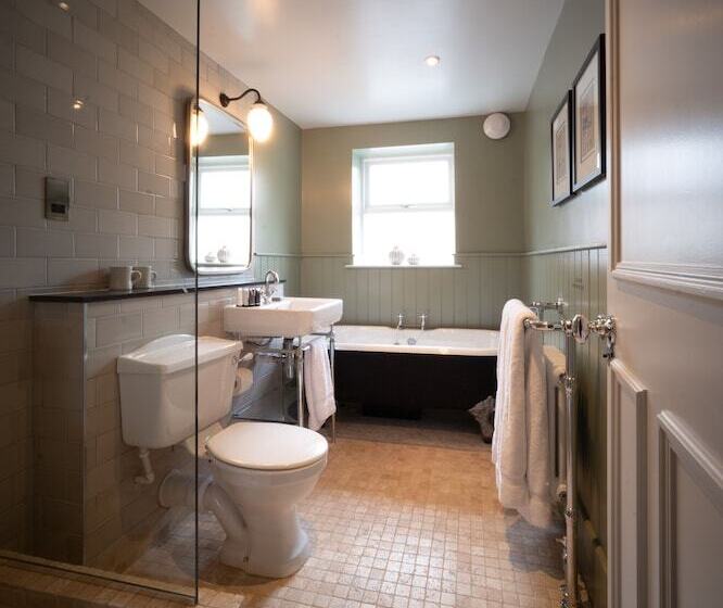 غرفة قياسية, Eleven Didsbury Park