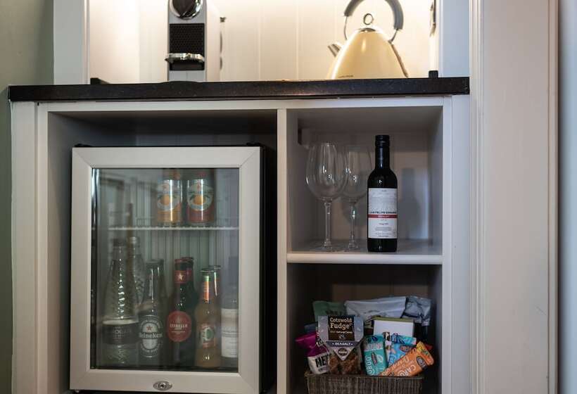 غرفة قياسية, Eleven Didsbury Park