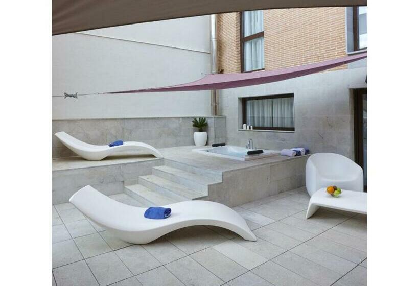 سوئیت جونیور با تراس, Maciá Granada Five Senses Rooms & Suites