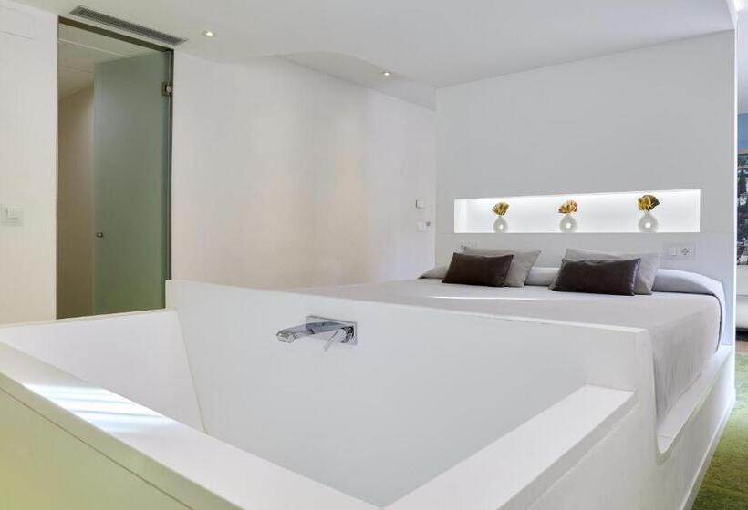 سوئیت جونیور با تراس, Maciá Granada Five Senses Rooms & Suites