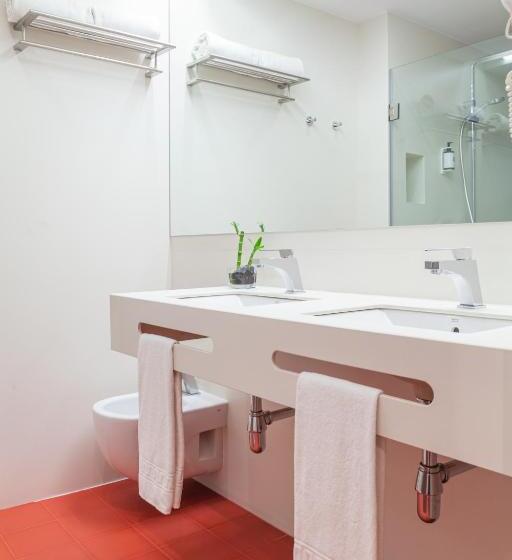 سوئیت جونیور خانوادگی, Maciá Granada Five Senses Rooms & Suites