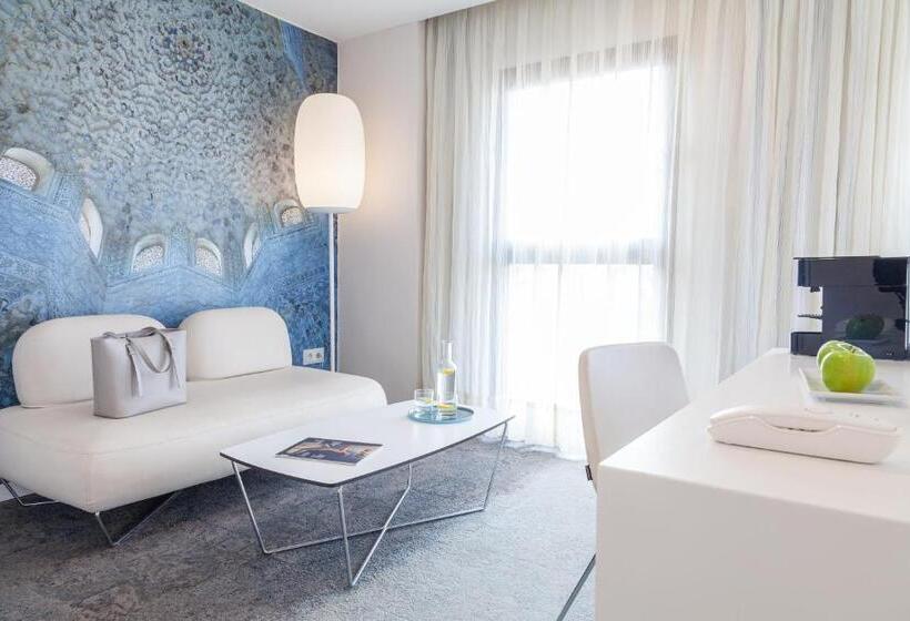 سوییت جونیور, Maciá Granada Five Senses Rooms & Suites