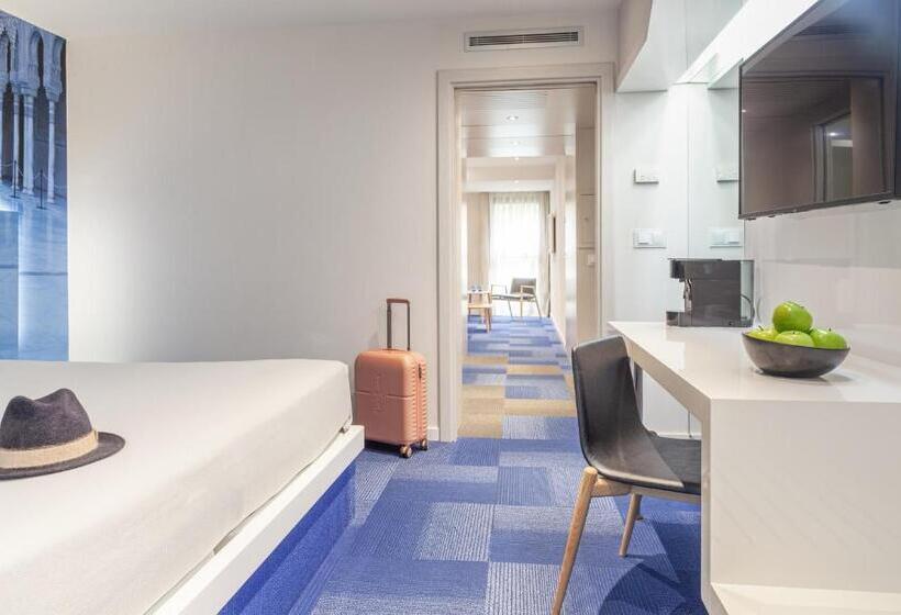 سوئیت جونیور خانوادگی, Maciá Granada Five Senses Rooms & Suites