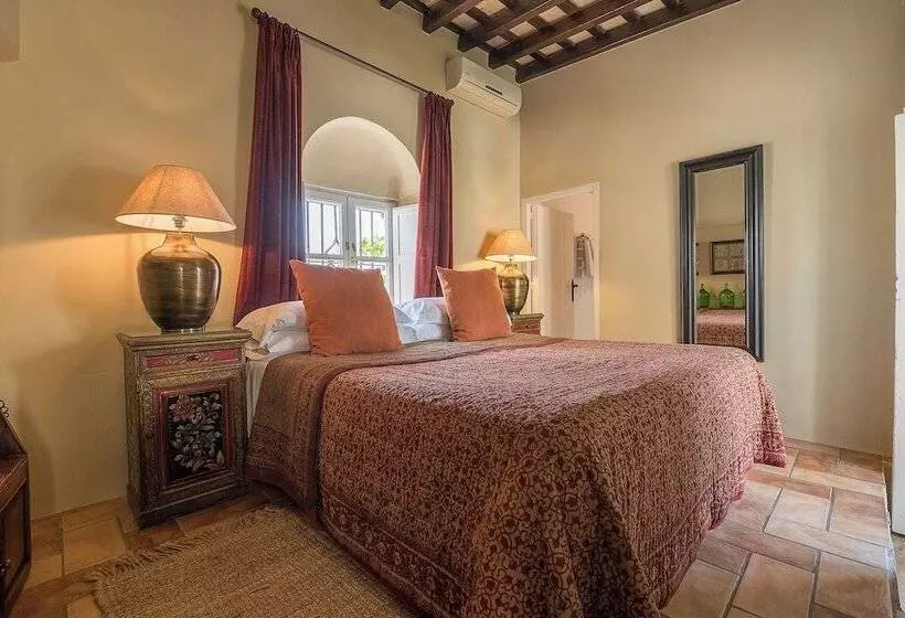 سوییت جونیور, La Casa Del Califa