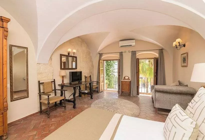سوییت جونیور, La Casa Del Califa