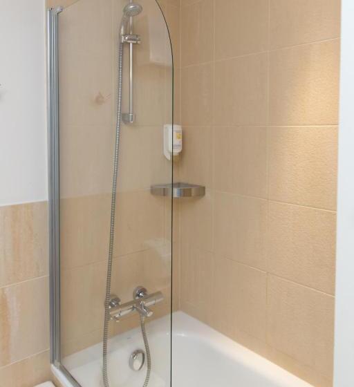 اتاق استاندارد چهار تخته, Le Clocher De Rodez Centre Gare