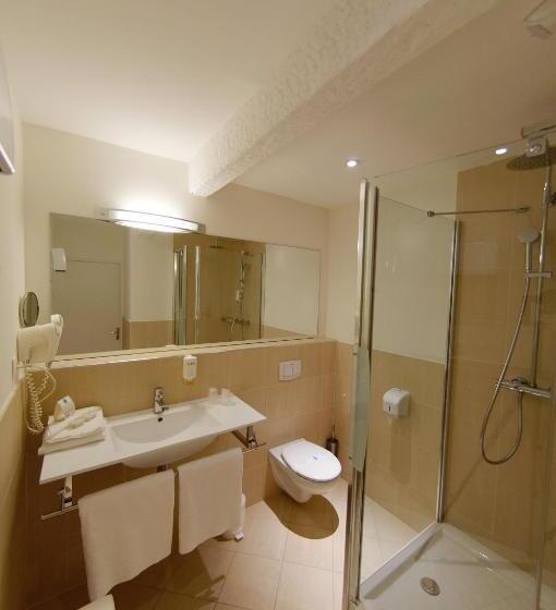 اتاق کلاسیک یک تخته, Le Clocher De Rodez Centre Gare