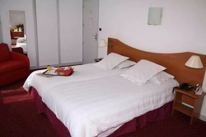 اتاق کلاسیک, Le Clocher De Rodez Centre Gare