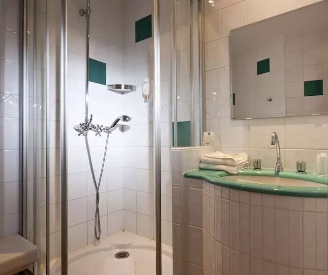 اتاق کلاسیک یک تخته, Le Clocher De Rodez Centre Gare