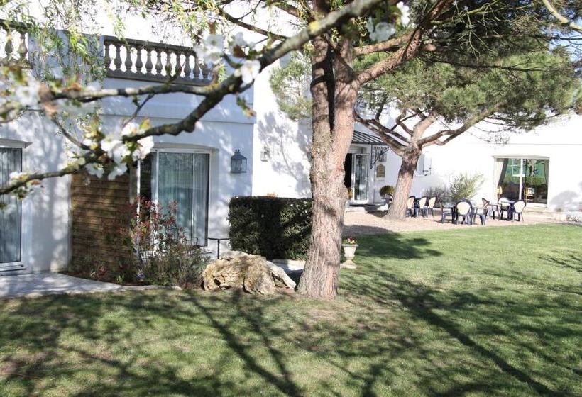 Номер Престиж, Logis Hôtel Restaurant Des Châteaux