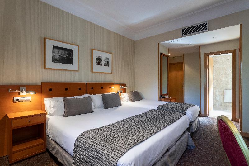 اتاق استاندارد سه نفره, Petit Palace Arturo Soria Alcala