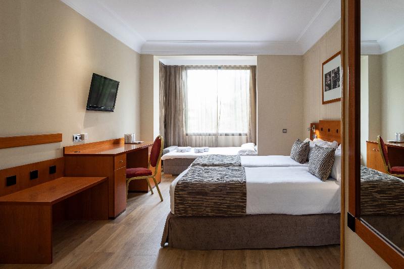 اتاق استاندارد چهار تخته, Petit Palace Arturo Soria Alcala