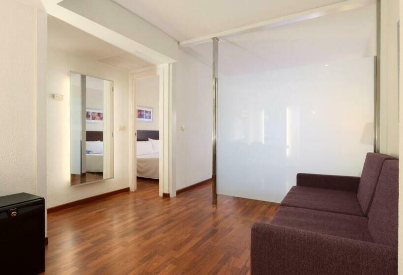 اتاق خانوادگی, Port Feria Valencia