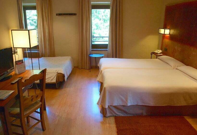 اتاق استاندارد سه نفره, Santa Cristina Petit Spa