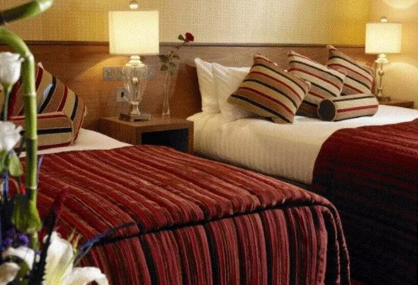 エクゼクティブルーム, Tullamore Court
