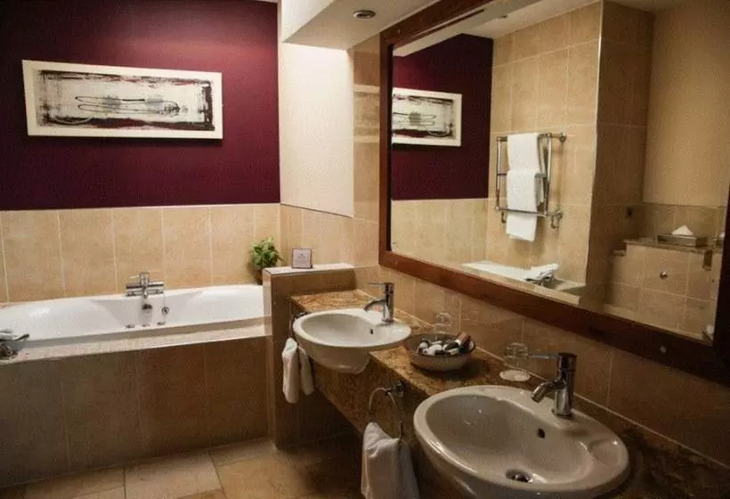 ファミリールーム, Tullamore Court