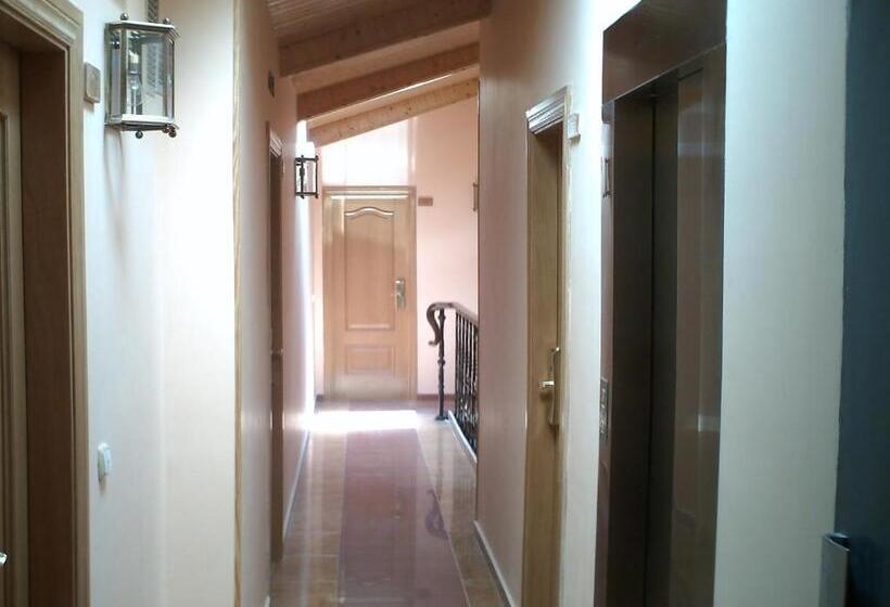 חדר לארבעה סטנדרטי עם מרפסת, Villapaloma