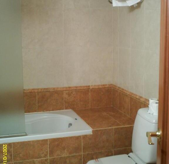 חדר סטנדרט לשלושה, Villapaloma