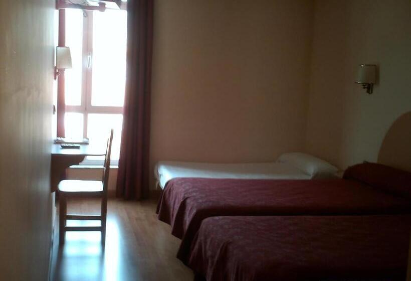 חדר סטנדרט לשלושה, Villapaloma