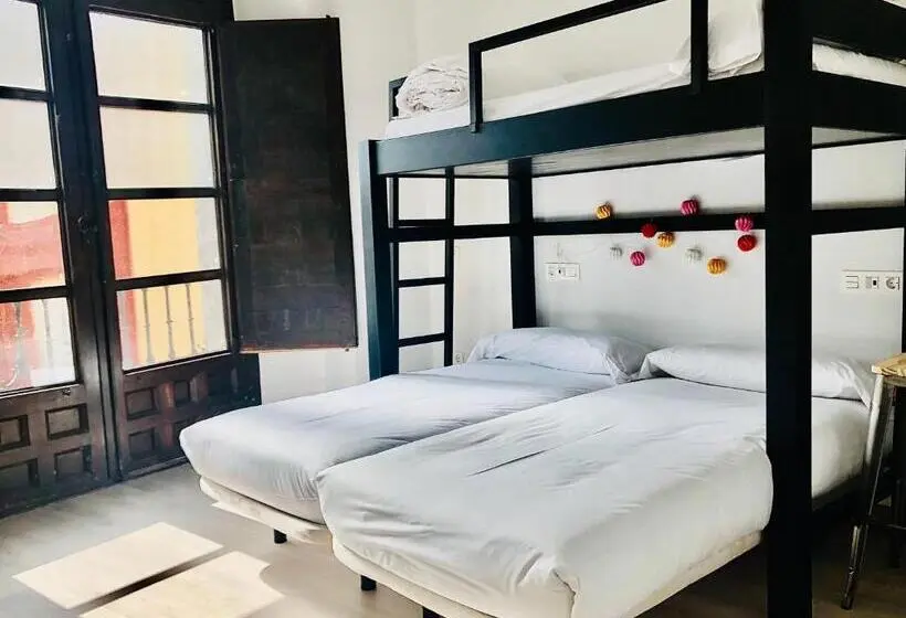 اتاق خانوادگی, Quartier Leon Hostel Barrio Húmedo