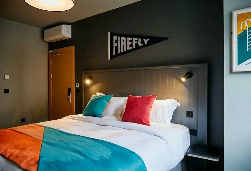 Deluxe Zimmer, Firefly
