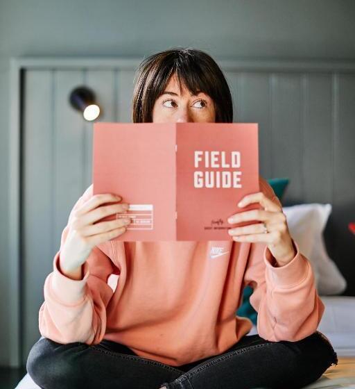 豪华三人间, Firefly