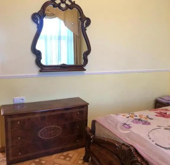 سوییت خانوادگی, Valda Hotel On Tumanyan