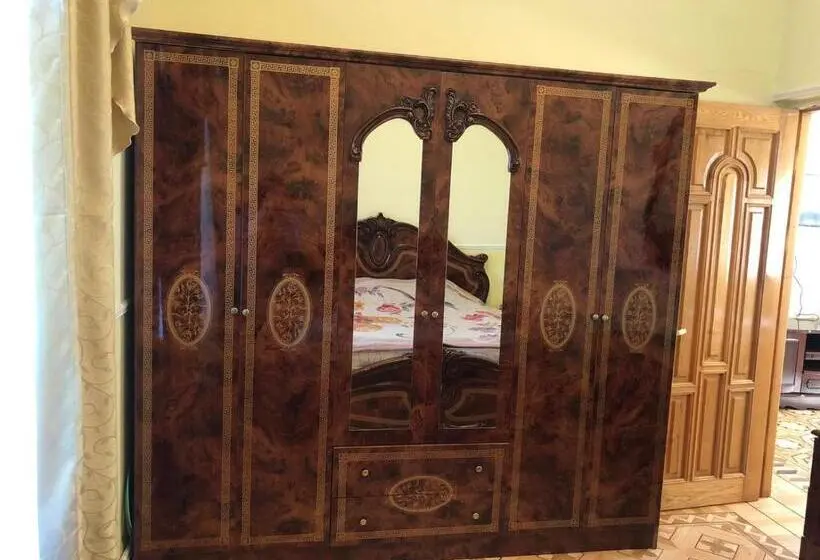 سوییت خانوادگی, Valda Hotel On Tumanyan