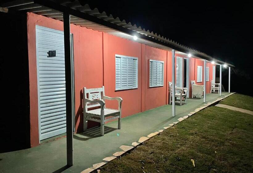 Quarto Triplo Estandar, Pousada Capitour