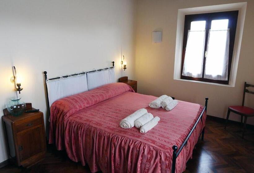 اتاق لوکس با تخت بزرگ, B&b Le Noci Di Feo
