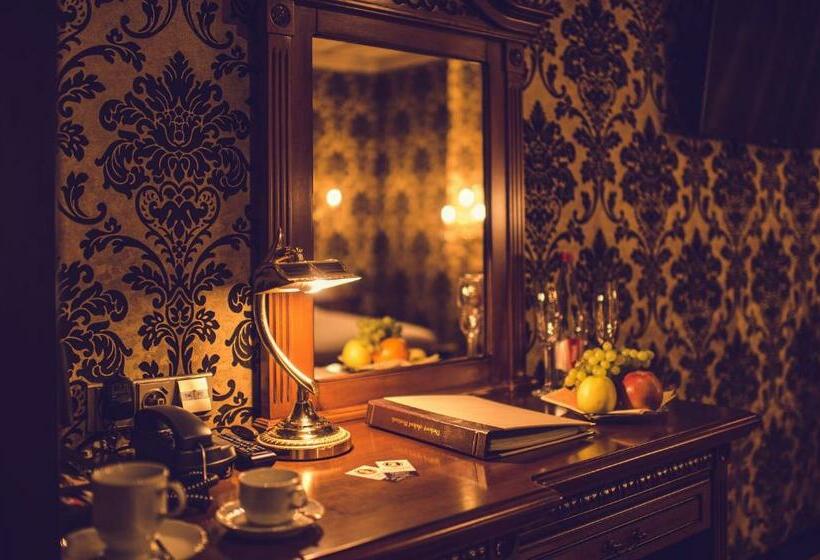 高级大房间, Florian Palace