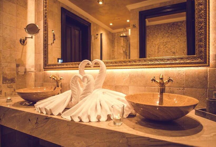 高级大房间, Florian Palace