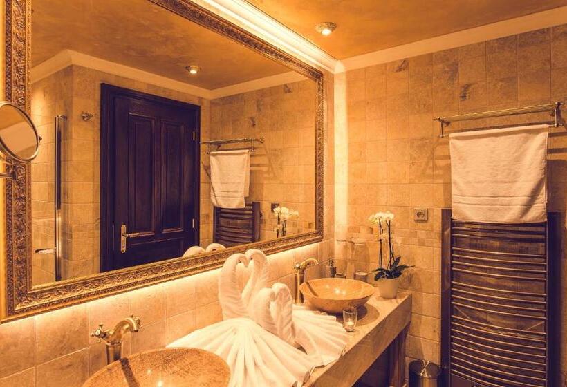 高级大房间, Florian Palace