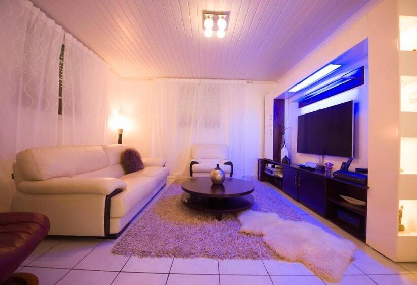 سوییت خانوادگی, Locastudio Grenadine