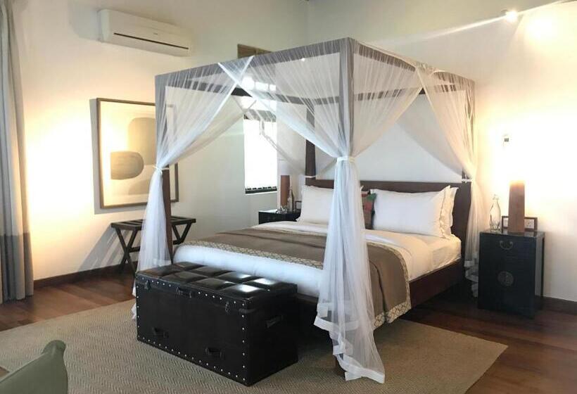 جناح بريميوم, The Postcard Galle