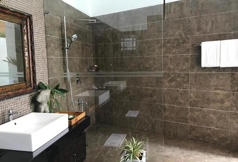 جناح بريميوم, The Postcard Galle