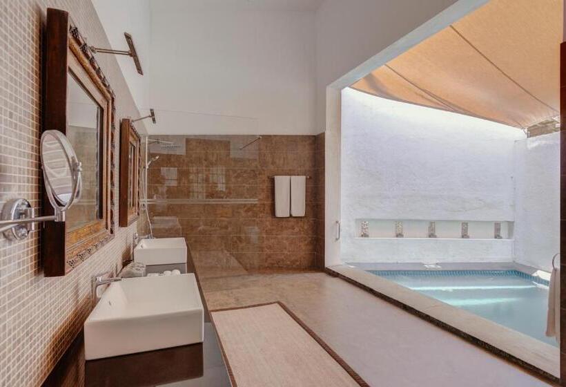 جناح بريميوم, The Postcard Galle