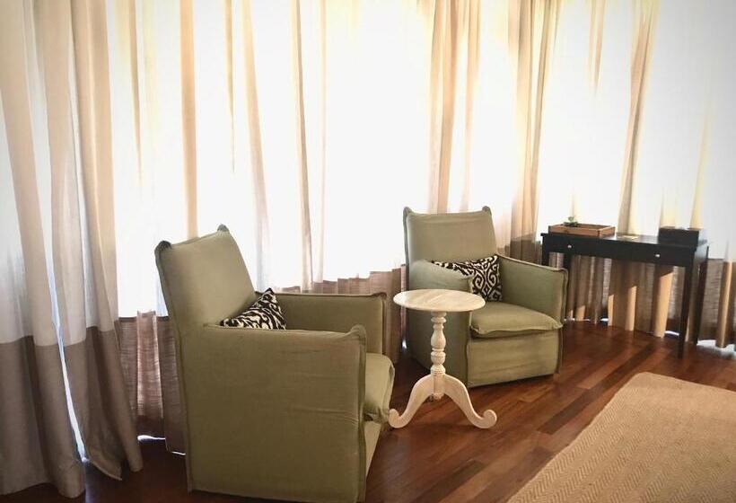 غرفة بريميوم, The Postcard Galle