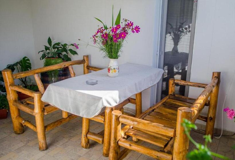 استودیو استاندارد با بالکن, Guesthouse Juli