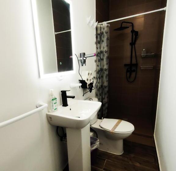 اتاق استاندارد چهارنفره با بالکن, Jessica Flat Malta Royal Guesthouse