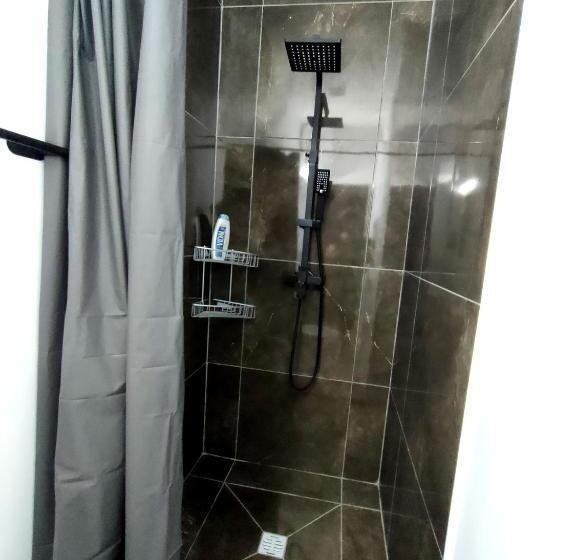 اتاق استاندارد چهارنفره با بالکن, Jessica Flat Malta Royal Guesthouse