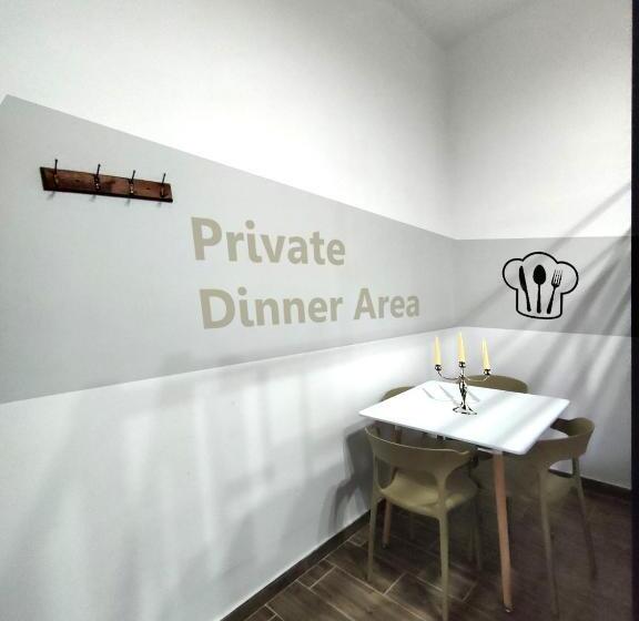 اتاق استاندارد چهارنفره با بالکن, Jessica Flat Malta Royal Guesthouse