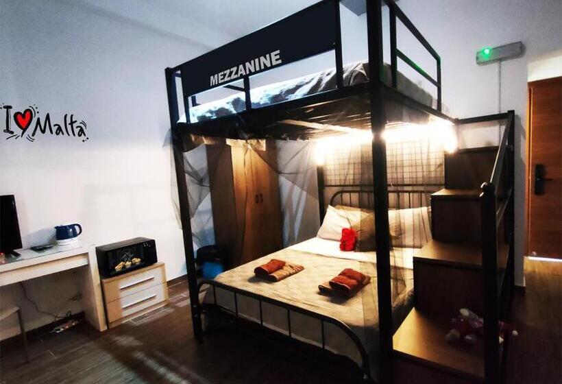 اتاق استاندارد چهارنفره با بالکن, Jessica Flat Malta Royal Guesthouse