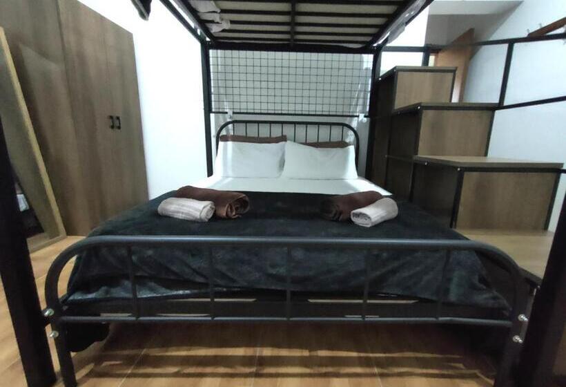 اتاق استاندارد چهار تخته با چشم‌انداز دریا, Jessica Flat Malta Royal Guesthouse